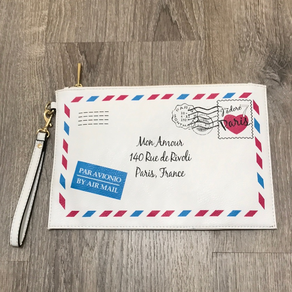 Envelope wristlet